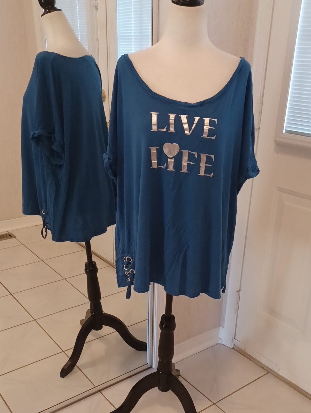 4/$40 Live Life Blue Scoop Neck Top - Size 1X
